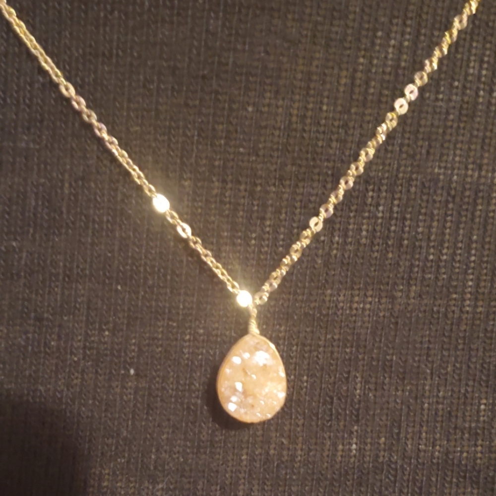 Stunning semi-precious raw druzy necklace - Picture 1 of 6